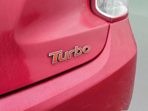 Used 2013 Hyundai Veloster Turbo image 16