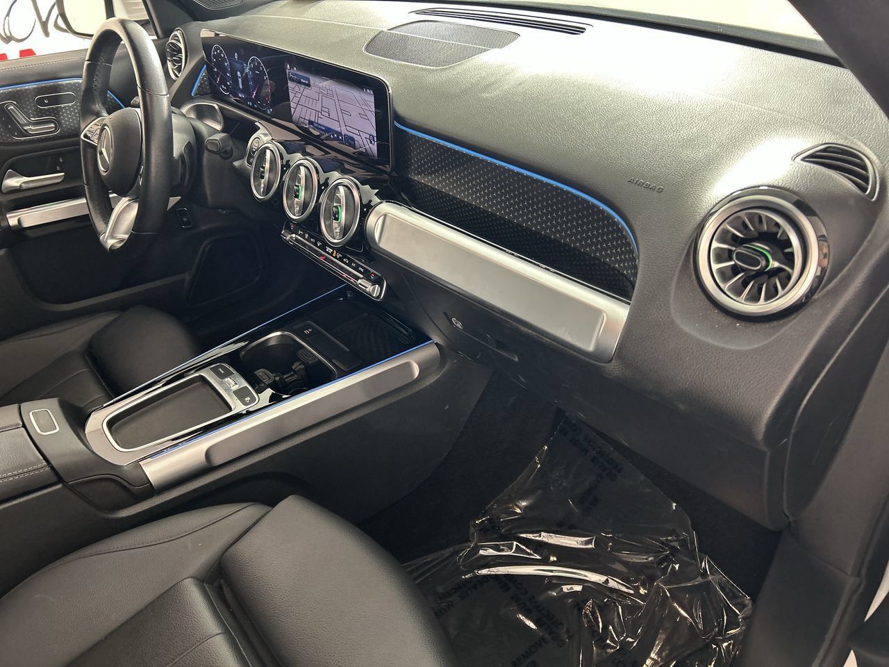Used 2025 Mercedes-Benz GLB 250 image 28