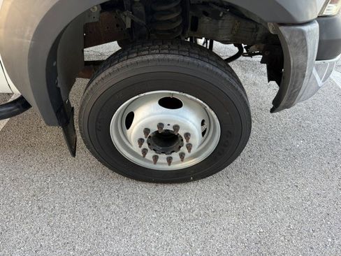 Used 2007 Ford F550 2WD Regular Cab Super Duty image 16