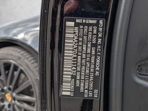 Used 2018 Porsche Panamera image 25