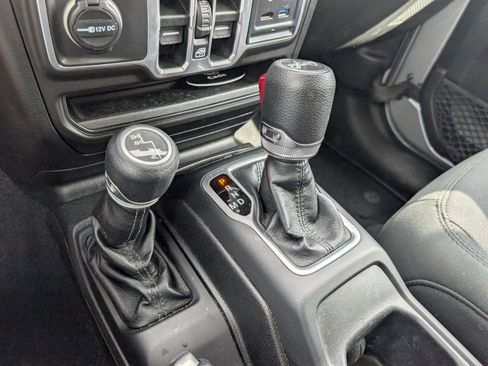 Used 2018 Jeep Wrangler Unlimited Sport S image 11