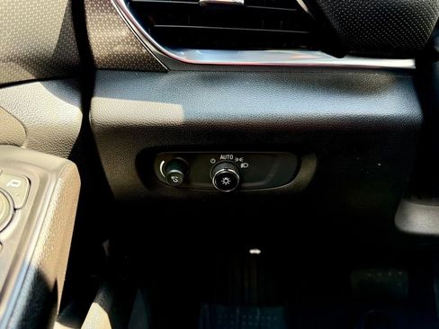 Used 2023 Chevrolet Traverse Premier image 27