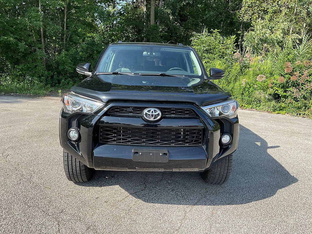 Used 2019 Toyota 4Runner SR5 Premium AWD/4WD image 2