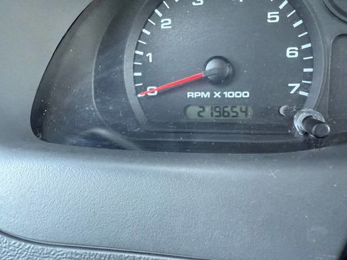 Used 2011 Ford Ranger XLT image 12