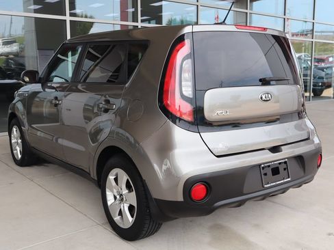 Used 2018 Kia Soul FWD image 6
