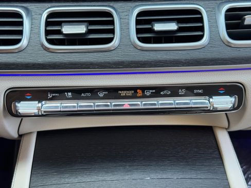 Used 2020 Mercedes-Benz GLS 450 4MATIC image 31