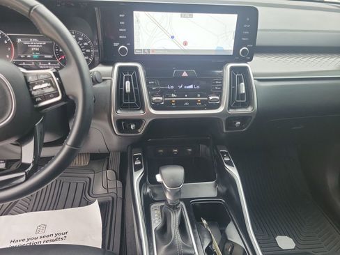 Used 2022 Kia Sorento S w/ Panoramic Sunroof Package image 21