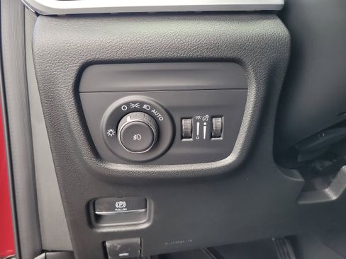 New 2026 Jeep Grand Cherokee L Limited RWD image 23