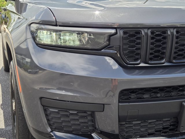 Used 2025 Jeep Grand Cherokee L Laredo AWD/4WD image 4