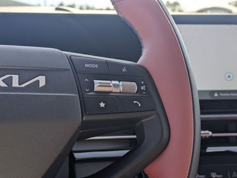 New 2026 Kia Sportage SX FWD image 28