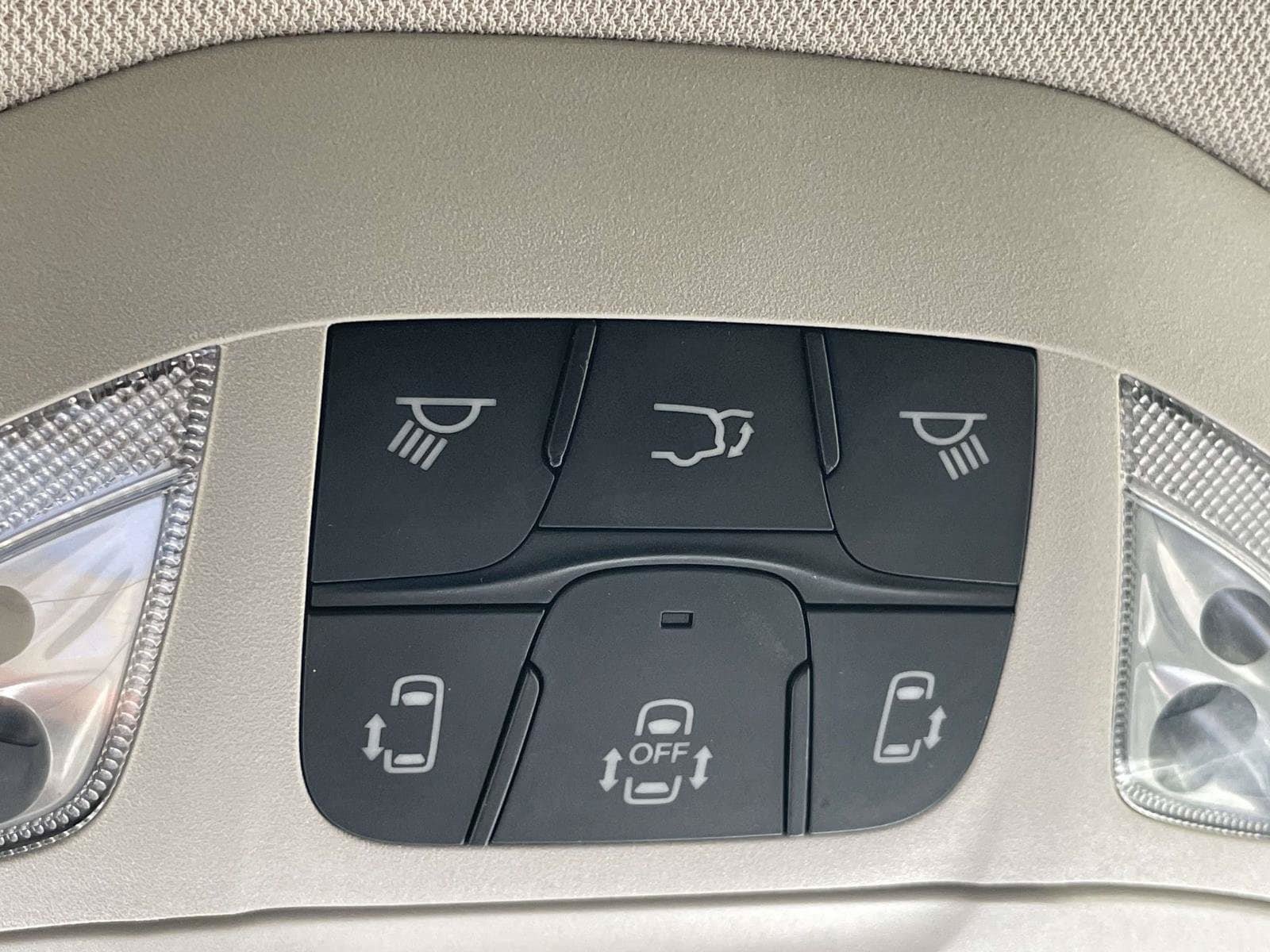 Used 2024 Chrysler Pacifica Touring-L FWD image 30