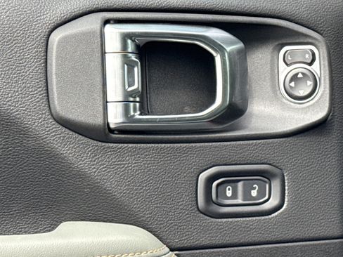 New 2026 Jeep Gladiator Mojave image 13