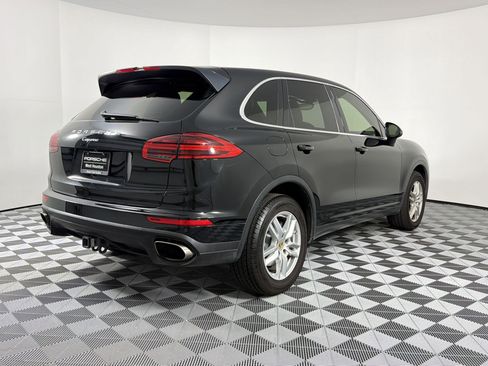 Used 2016 Porsche Cayenne image 9