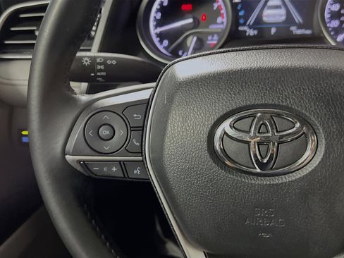 Used 2024 Toyota Camry XLE w/ Navigation Package image 19