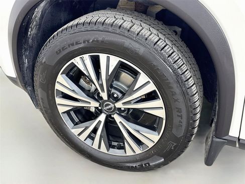 Used 2023 Nissan Rogue SV AWD/4WD image 30
