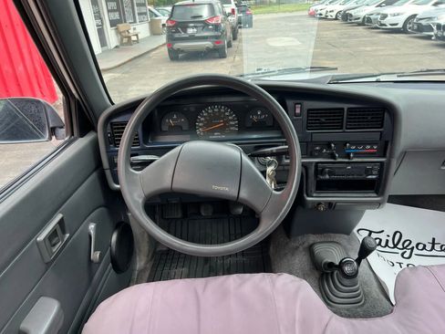 Used 1989 Toyota Pickup Deluxe image 12