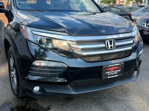 Used 2018 Honda Pilot EX image 3