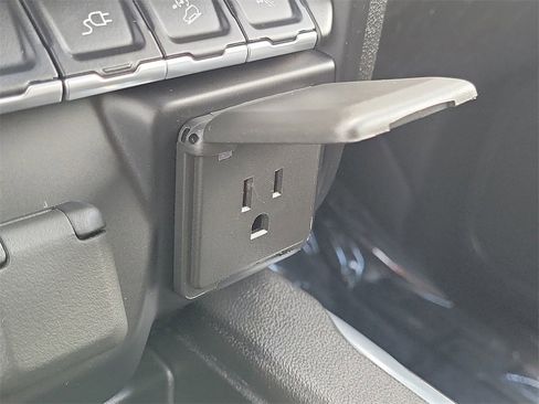 Used 2022 GMC Sierra 3500 AT4 w/ AT4 Preferred Package image 12