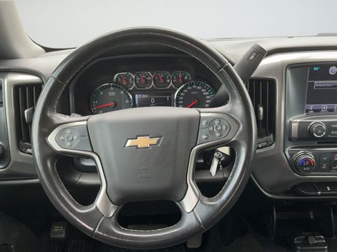 Used 2018 Chevrolet Silverado 1500 LT w/ LT Fleet Convenience Package AWD/4WD image 10