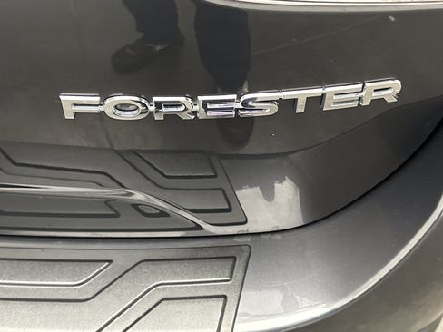 Used 2023 Subaru Forester Premium AWD/4WD image 12