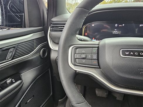 Used 2025 Jeep Wagoneer Series II image 24