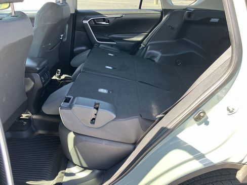 Used 2022 Toyota RAV4 XLE w/ Convenience Package image 24