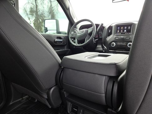 New 2026 GMC Sierra 3500 Pro w/ Convenience Package image 22