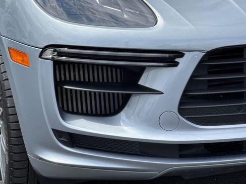 Used 2021 Porsche Macan Turbo AWD/4WD image 44