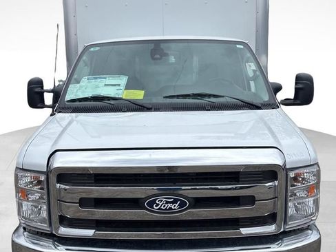 New 2027 Ford E-450 and Econoline 450 Super Duty w/ Power Equipment Group RWD image 8