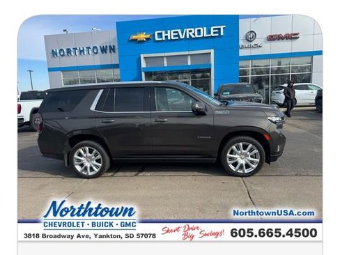Used 2021 Chevrolet Tahoe High Country w/ Premium Package image 32