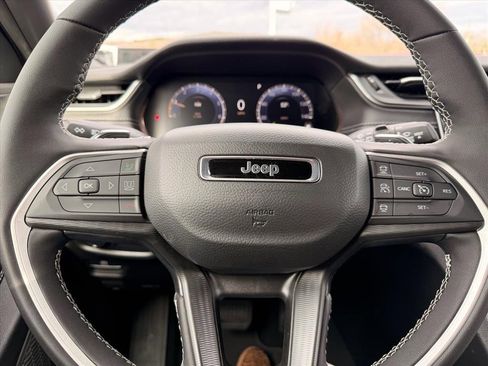 New 2025 Jeep Grand Cherokee Laredo image 10