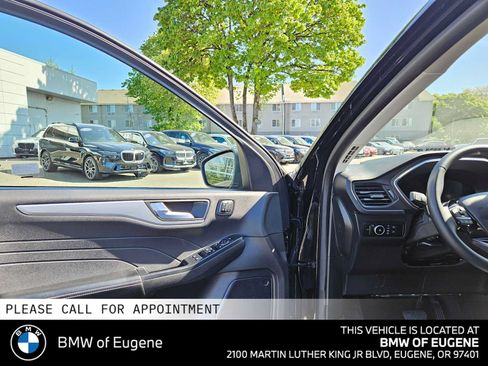 Used 2024 Ford Escape Platinum AWD/4WD image 23