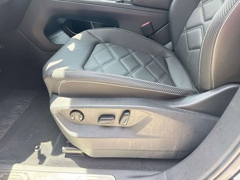 Used 2025 Volkswagen Atlas Cross Sport SE FWD image 20