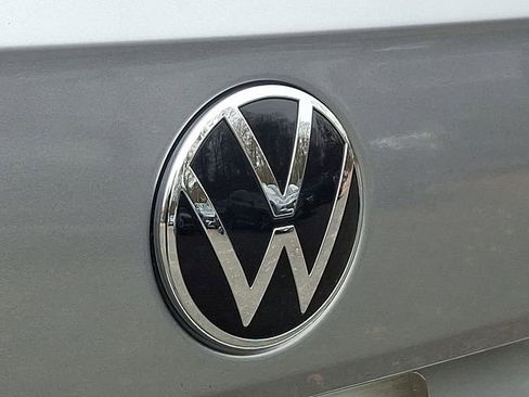 Certified 2022 Volkswagen Taos SE image 30