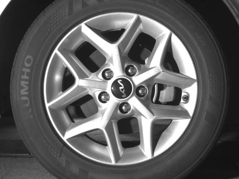 Used 2025 Kia Soul LX w/ LX Technology Package FWD image 20