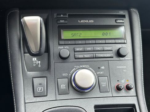 Used 2014 Lexus CT 200h image 26