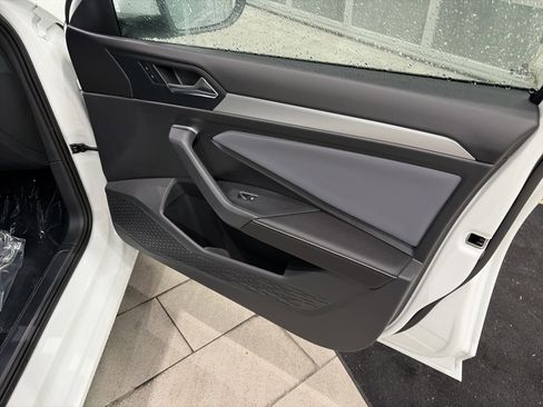 New 2026 Volkswagen Jetta SE FWD image 17