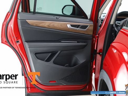 Used 2024 Volkswagen Atlas SE w/ Panoramic Sunroof Package FWD image 17
