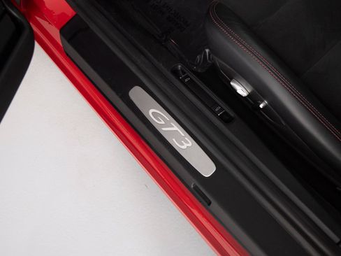 Certified 2015 Porsche 911 GT3 RWD image 22