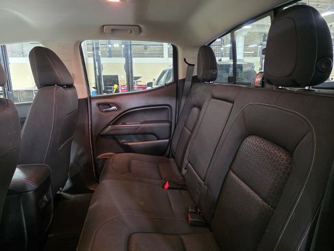 Used 2017 GMC Canyon SLE w/ SLE Convenience Package RWD image 11