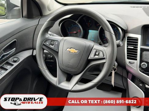 Used 2016 Chevrolet Cruze LT FWD image 13