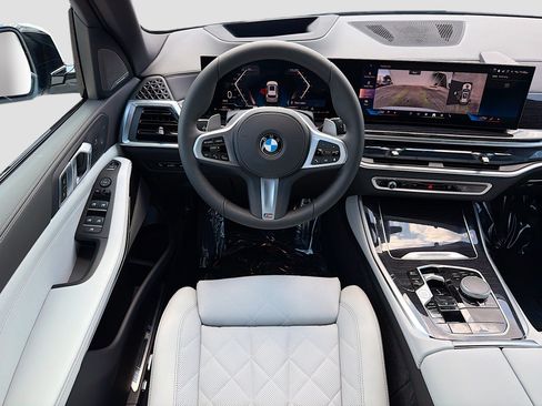 New 2026 BMW X5 xDrive40i w/ M Sport Package AWD/4WD image 16