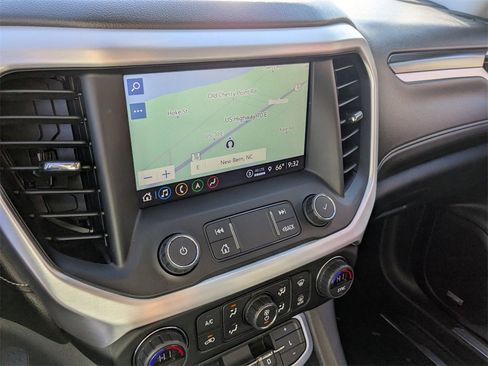 Used 2021 GMC Acadia SLT w/ Elevation Edition image 4