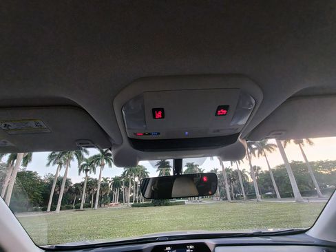 Used 2019 Subaru Ascent Limited image 22