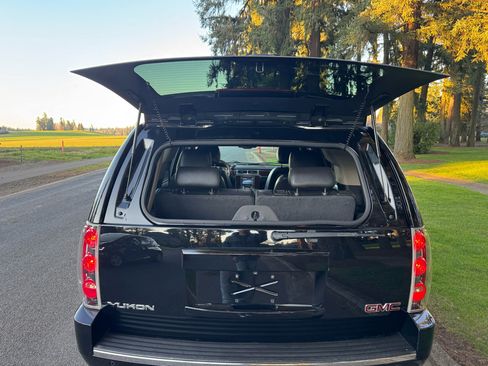 Used 2013 GMC Yukon Denali image 38
