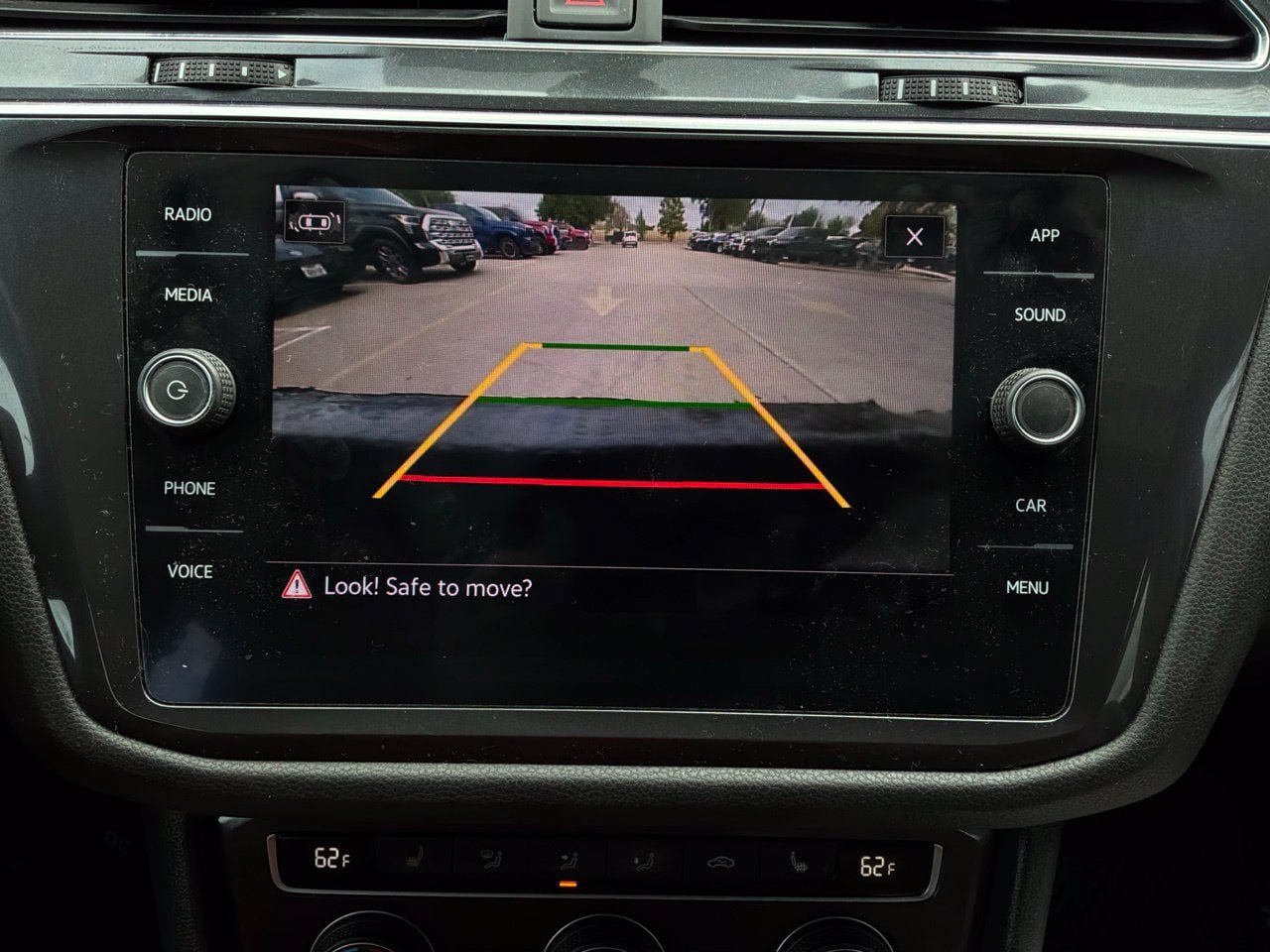 Used 2021 Volkswagen Tiguan SE FWD image 39