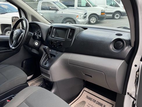 Used 2021 Nissan NV200 SV w/ Back Door Glass Package image 15