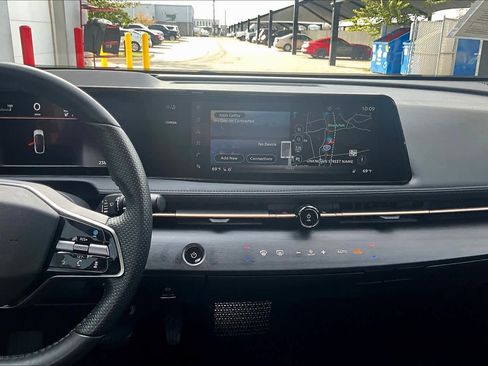 Used 2023 Nissan Ariya FWD image 6