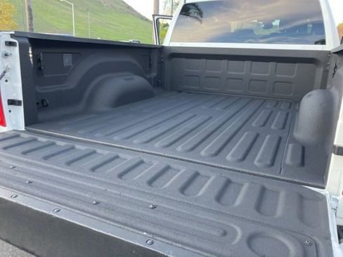 Used 2024 RAM 2500 Big Horn w/ Sport Appearance Package image 19