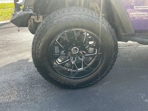 Used 2017 Jeep Wrangler Unlimited Sport w/ Quick Order Package 24S AWD/4WD image 21